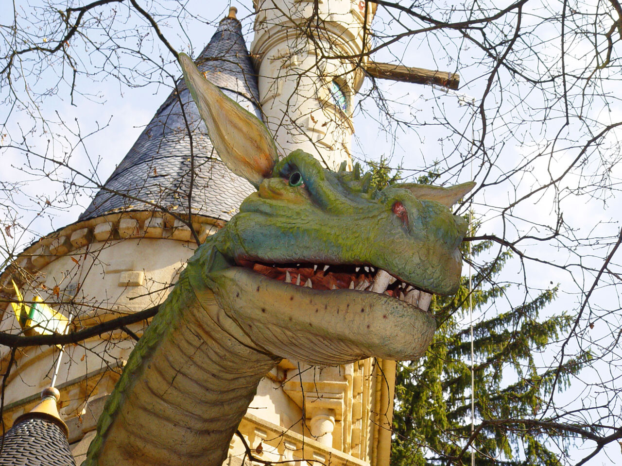 Feuerspeiender Drache