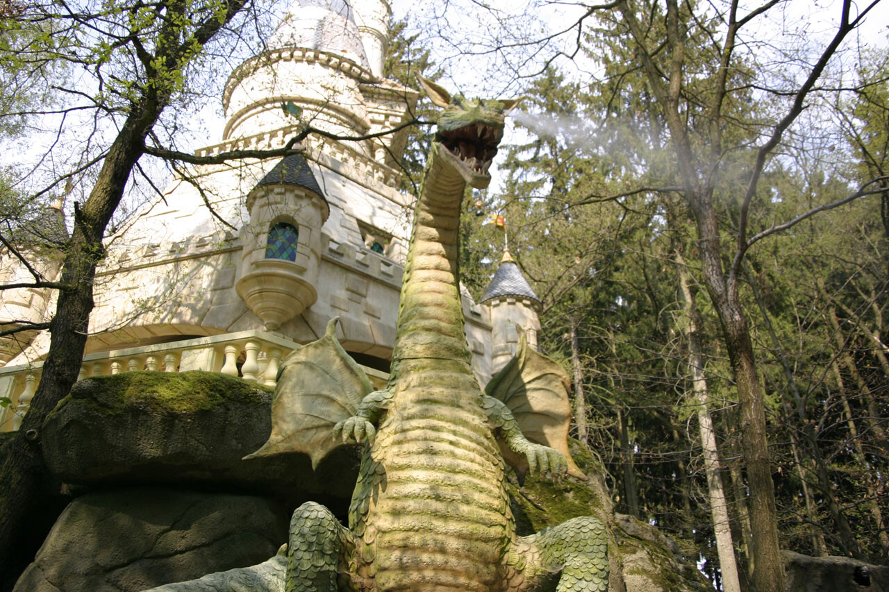 Feuerspeiender Drache