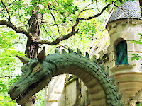 Feuerspeiender Drache
