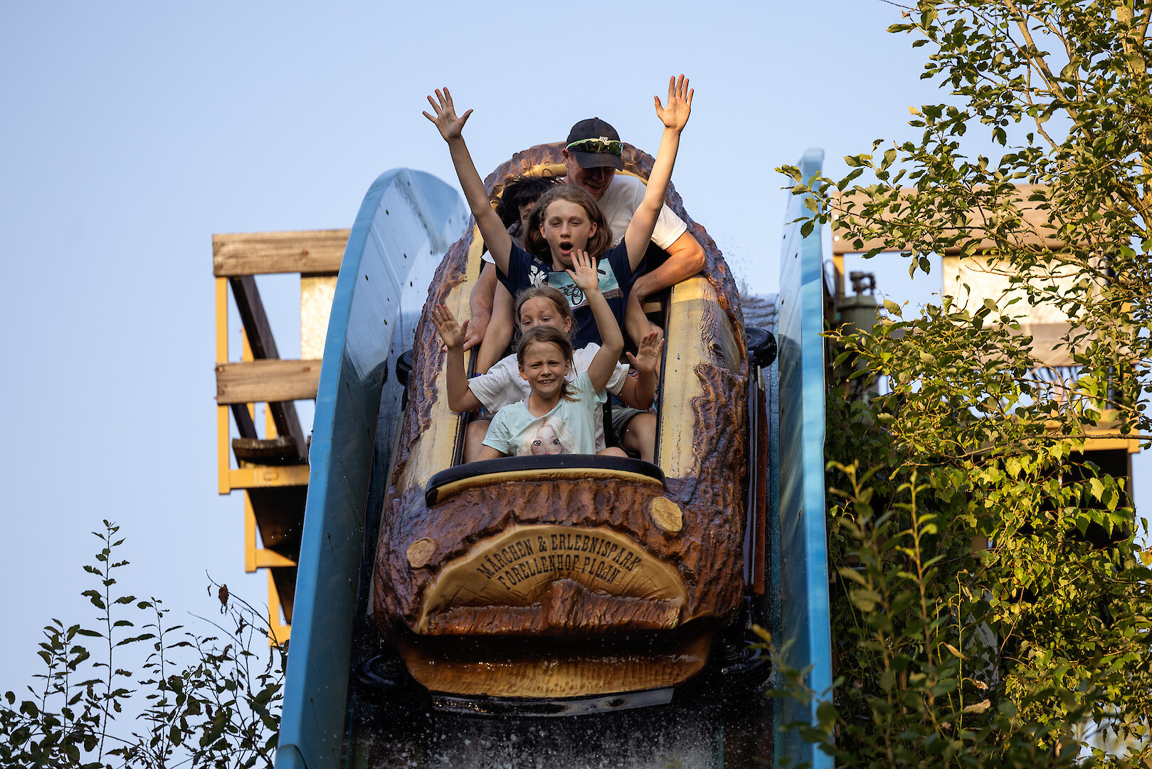 Wildwasserbahn mit Geisterbahn