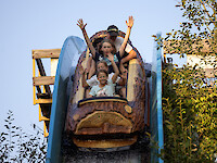 Wildwasserbahn mit Geisterbahn