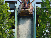 Wildwasserbahn mit Geisterbahn