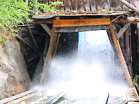 Wildwasserbahn mit Geisterbahn